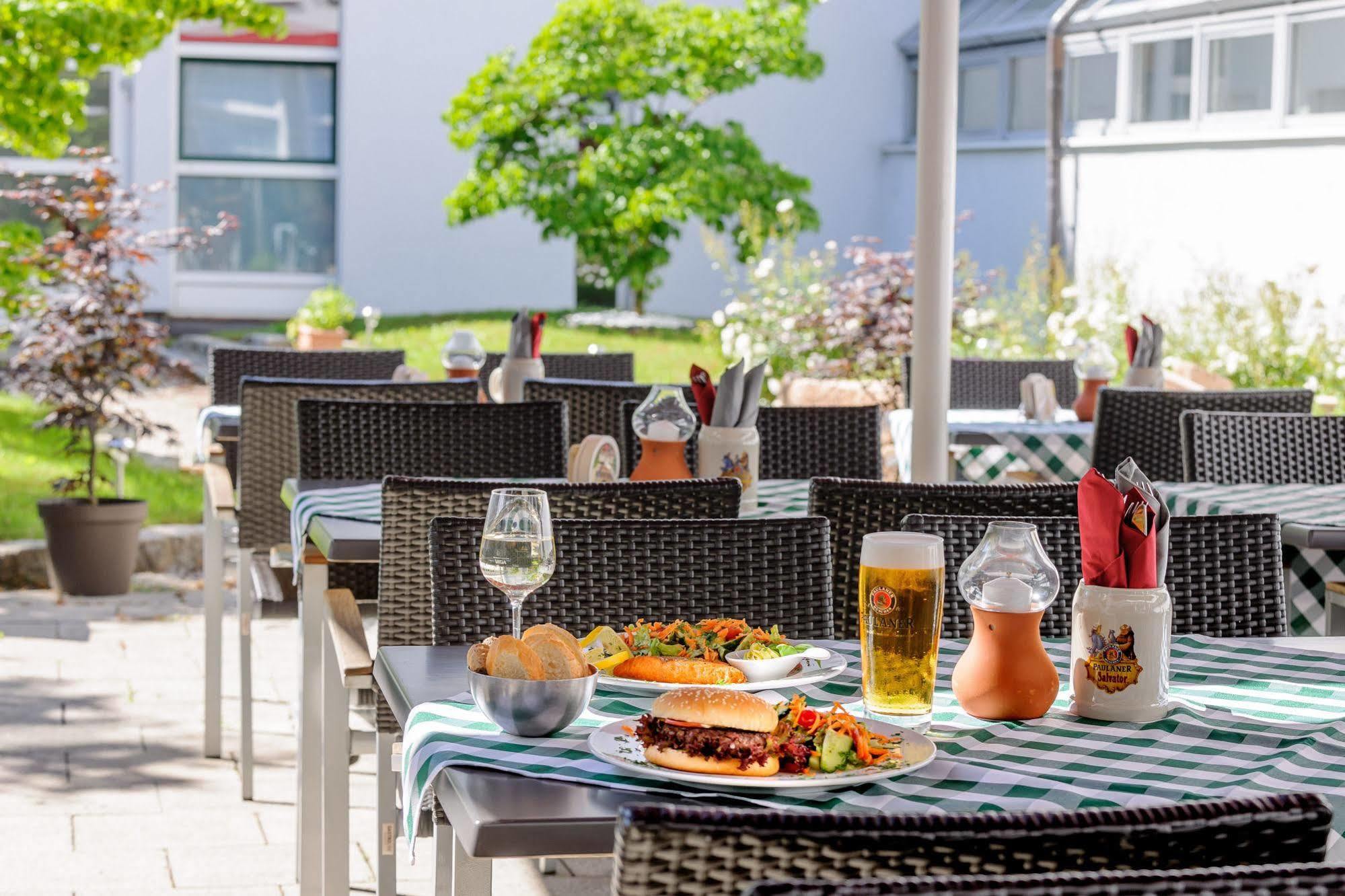 B&B Hotel Muenchen-Schwabing Eksteriør billede